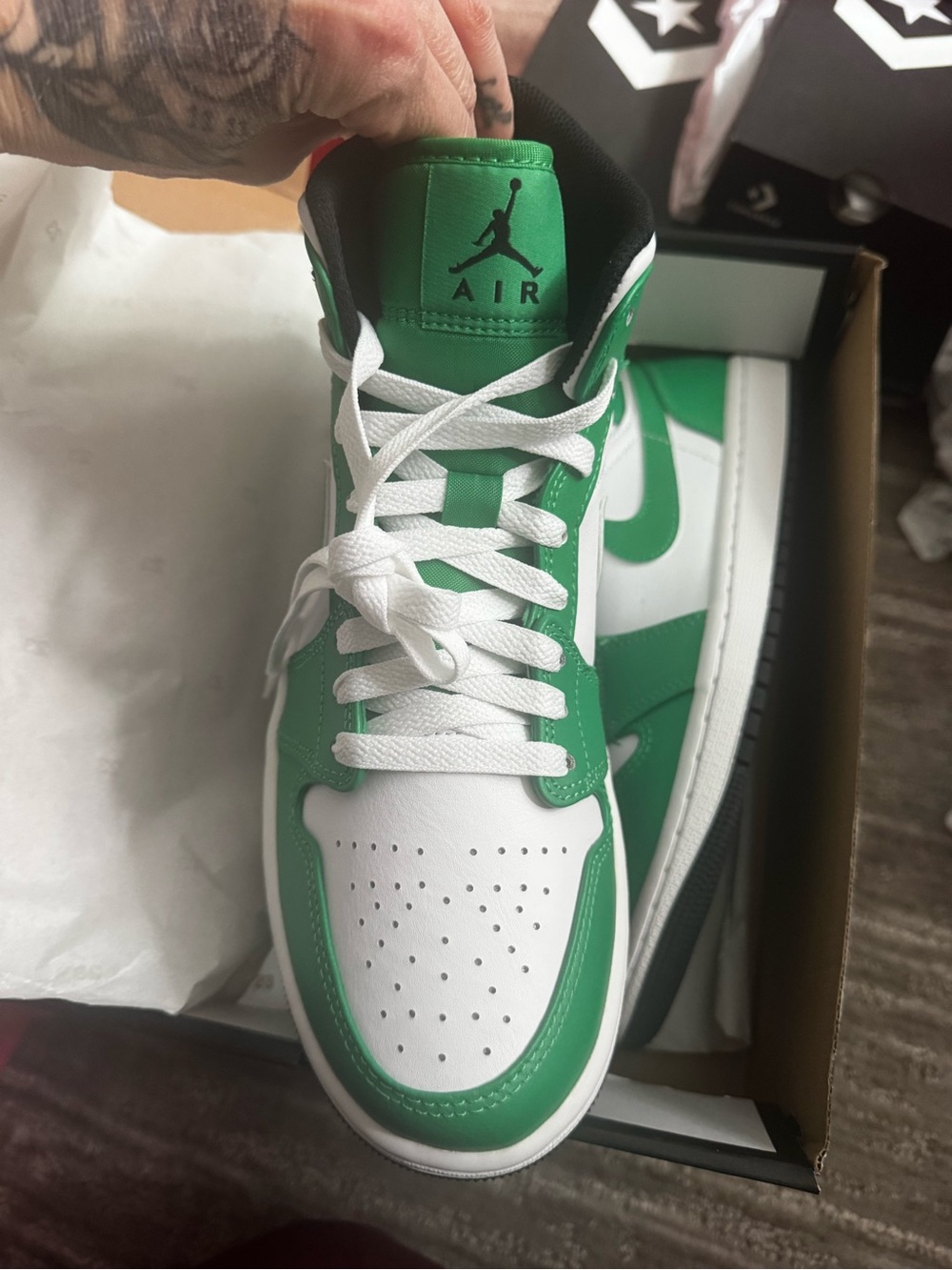 Air Jordan 1 Mid - Picture 4 of 6